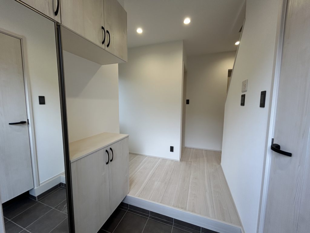 玄関（下駄箱収納）